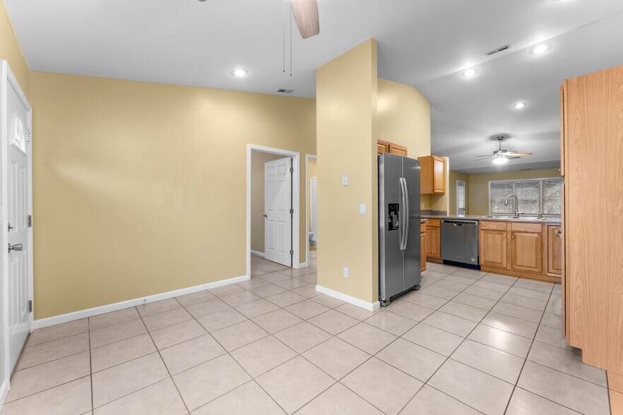 More Photos Of 520 Baird Cove Rd, Franklin Apartments For Sale