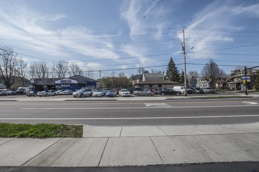More Photos Of 252 Kenmore Ave, Buffalo Auto Repair For Sale