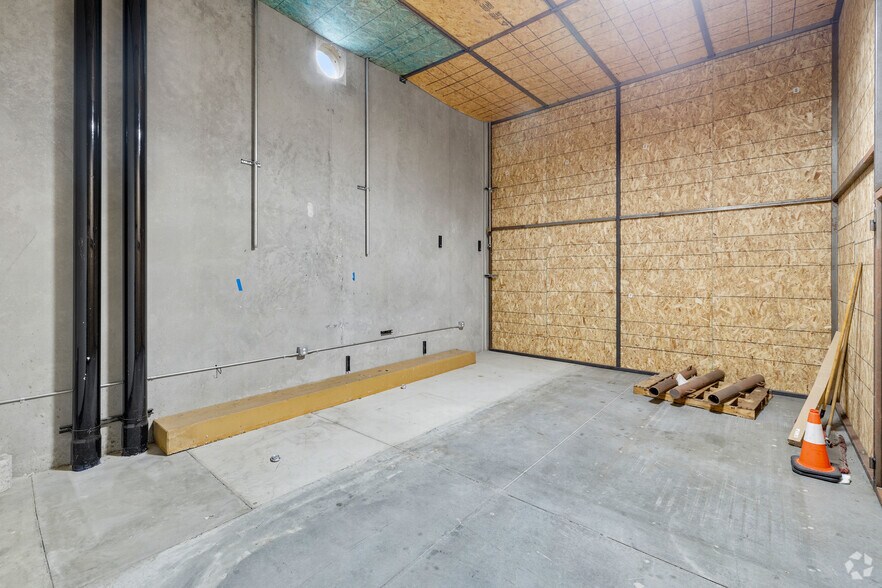 More Photos Of 5801 Van Allen Way, Carlsbad Warehouse For Sale