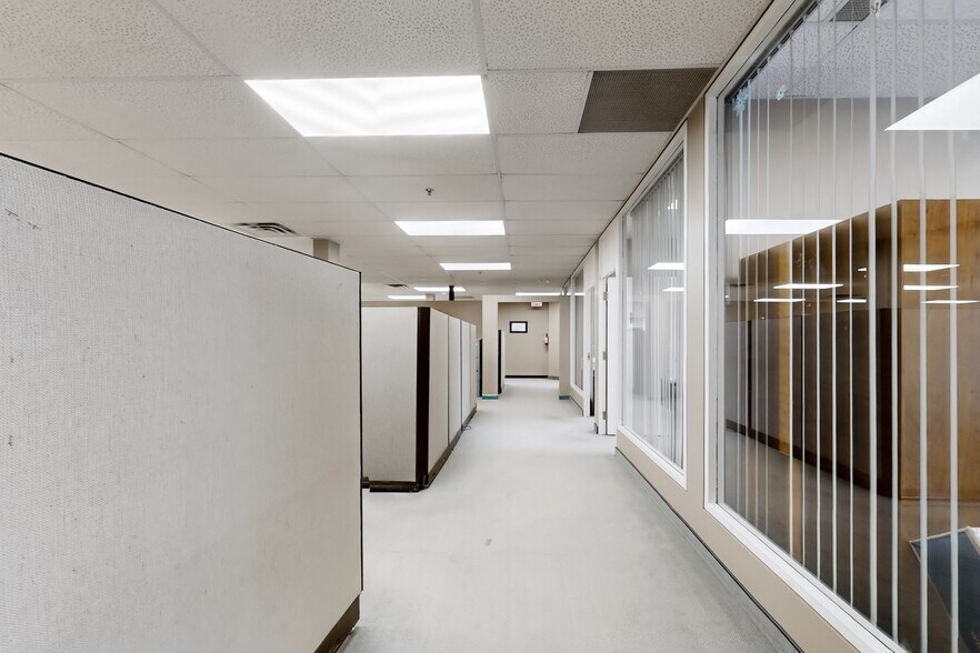 More Photos Of 45 Mcintosh Dr, Markham Office For Sale
