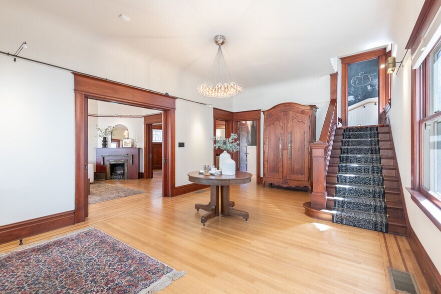 More Photos Of 2220 Capitol Ave, Sacramento Apartments For Sale