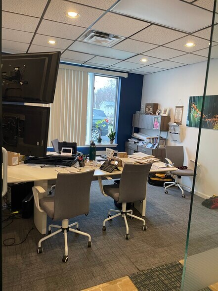 More Photos Of 17 Parker Terrace Ext, Glastonbury Office For Lease