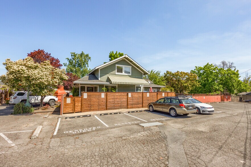 More Photos Of 574 E Main St, Ashland Apartments For Sale