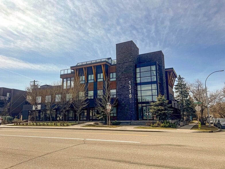 Primary Photo Of 1319 Edmonton Trl NE, Calgary Storefront Retail Office For Lease