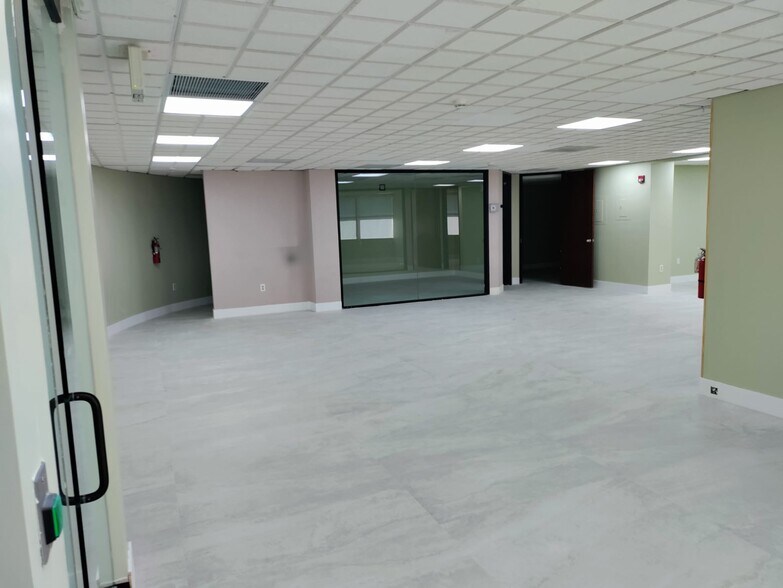 More Photos Of 1799 W Oakland Park Blvd, Oakland Park Office For Lease