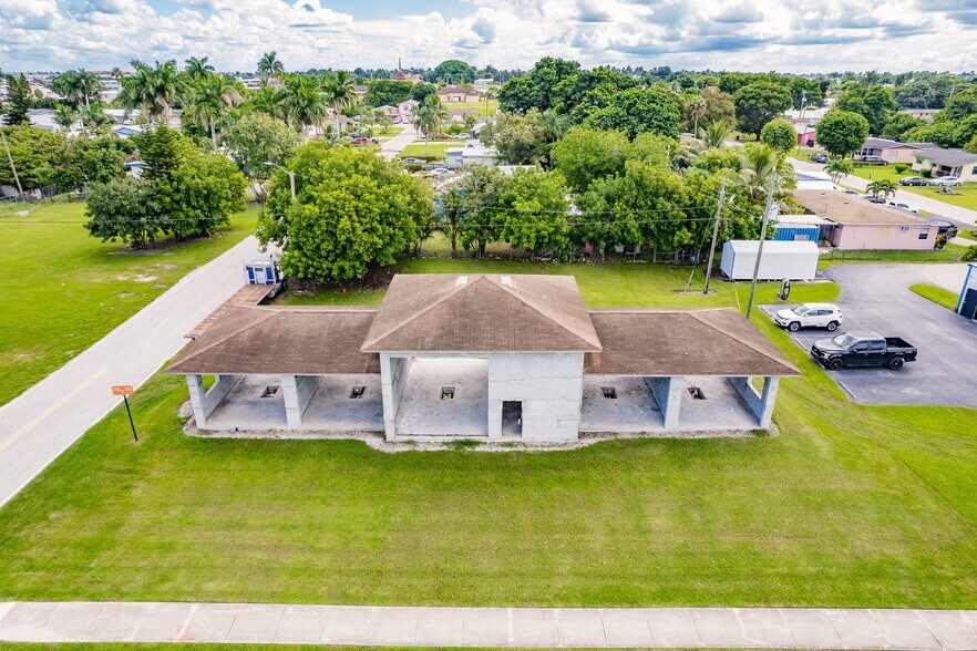 More Photos Of 555 NW 16th St, Belle Glade Light Distribution For Sale