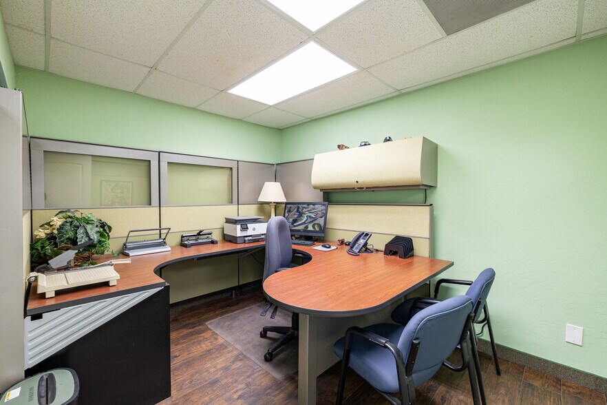 More Photos Of 116 S 1st St, Williams Office For Sale