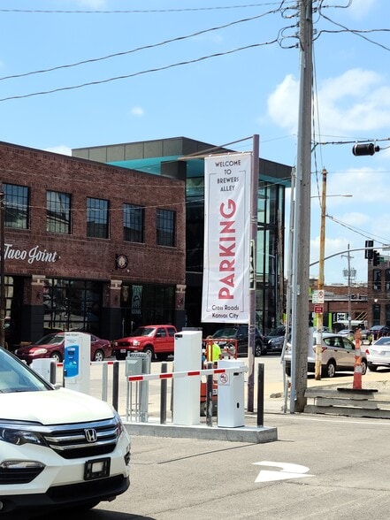 More Photos Of 1739 Oak St, Kansas City Office For Lease