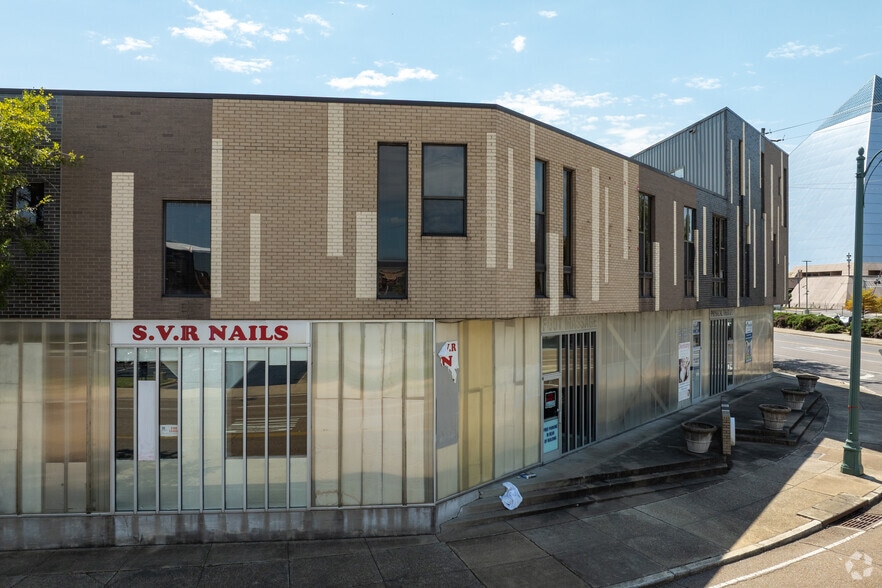More Photos Of 440 N Front St, Memphis Freestanding For Lease