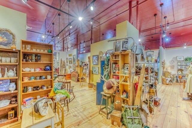 More Photos Of 443 Railroad St, Saint Johnsbury General Retail For Sale
