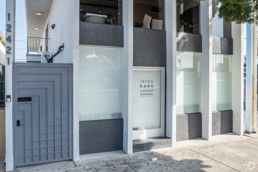 More Photos Of 12421 Venice Blvd, Los Angeles Loft Creative Space For Lease