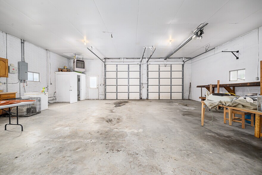 More Photos Of 306 Main St, Linwood Flex For Sale