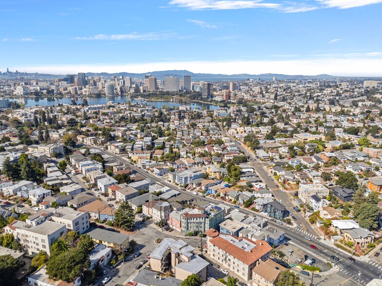 More Photos Of 2501 7th Ave, Oakland Apartments For Sale