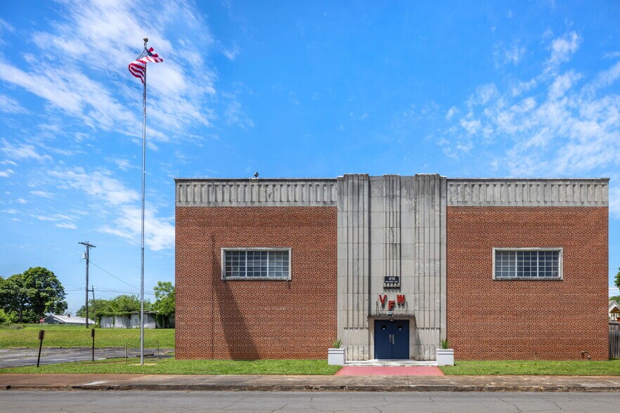 More Photos Of 419 N Raleigh Ave, Sheffield Specialty For Sale