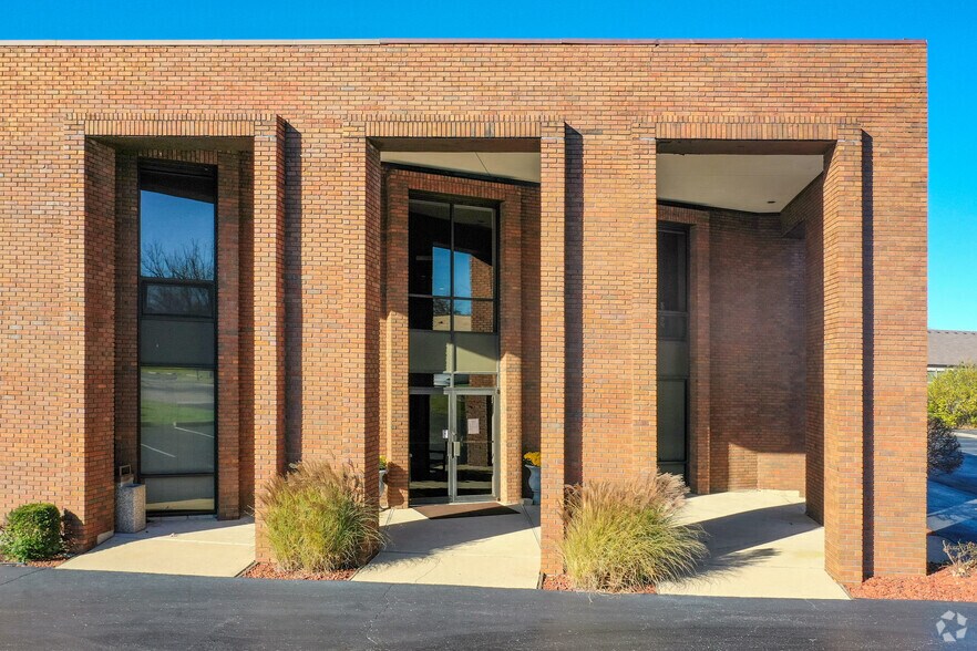 More Photos Of 7071 Corporate Way, Dayton Office For Lease