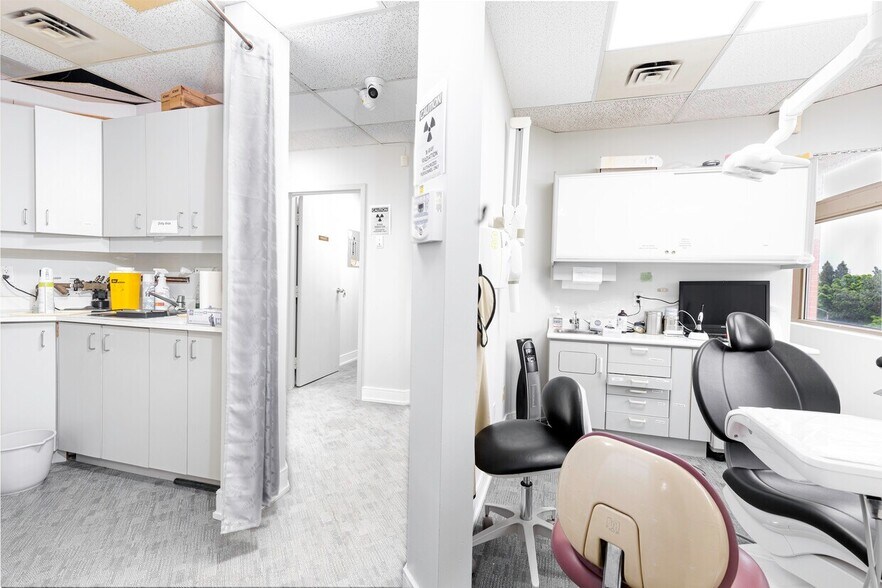 More Photos Of 3852 Finch Ave, Toronto Office For Sale