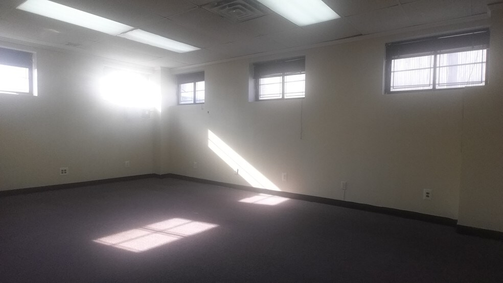 More Photos Of 30 S Ocean Ave, Freeport Loft Creative Space For Lease