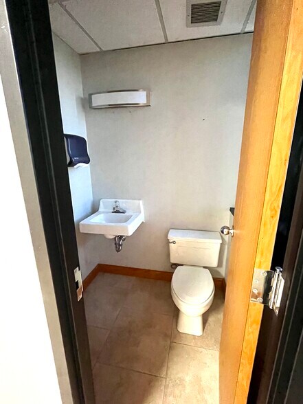 More Photos Of 1125 N Porter Ave, Norman Medical For Sale