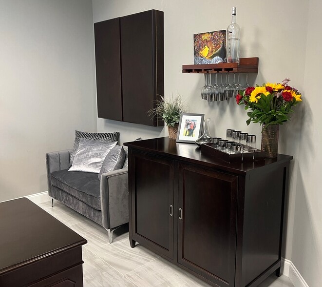 More Photos Of 625 E Twiggs St, Tampa Office For Lease