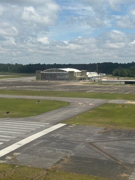 More Photos Of 8100 Airbus Military Dr, Mobile Airplane Hangar For Lease