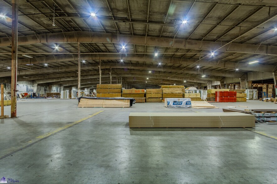 More Photos Of 7845 Carneal Rd, West Paducah Warehouse For Lease