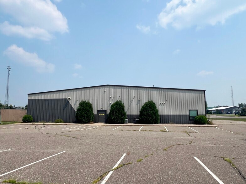 More Photos Of 7548 Industrial Park Rd, Baxter Warehouse For Lease