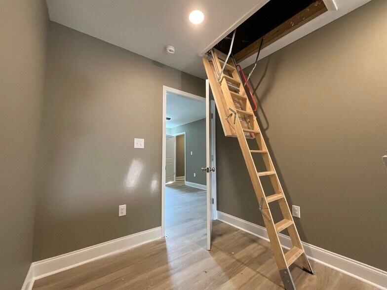 More Photos Of 405 & 407 E Center Street, Jacksonville Specialty For Sale
