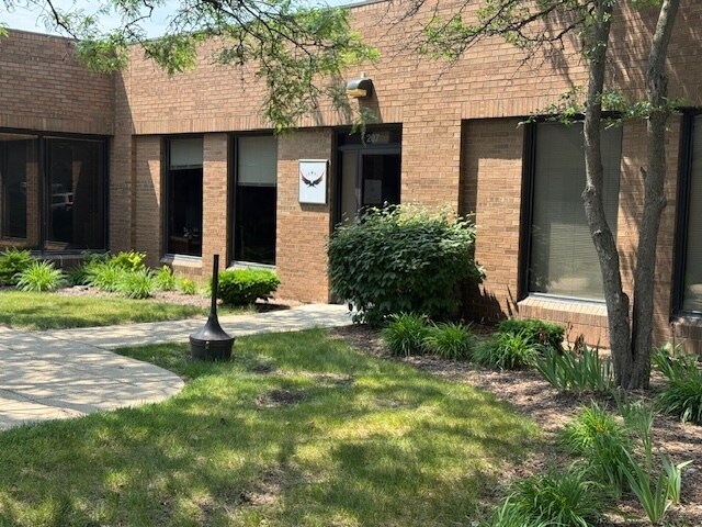 More Photos Of 4255 Westbrook Dr, Aurora Medical For Lease