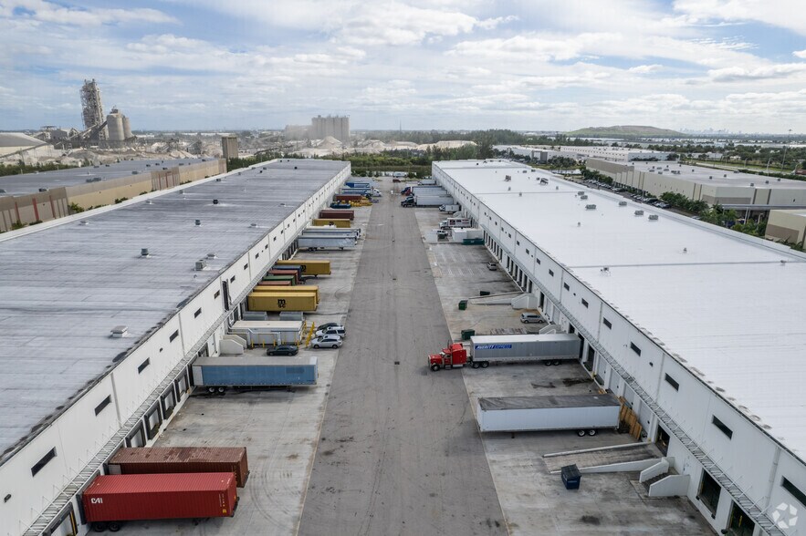 More Photos Of 11411 NW 107 St, Miami Warehouse For Lease