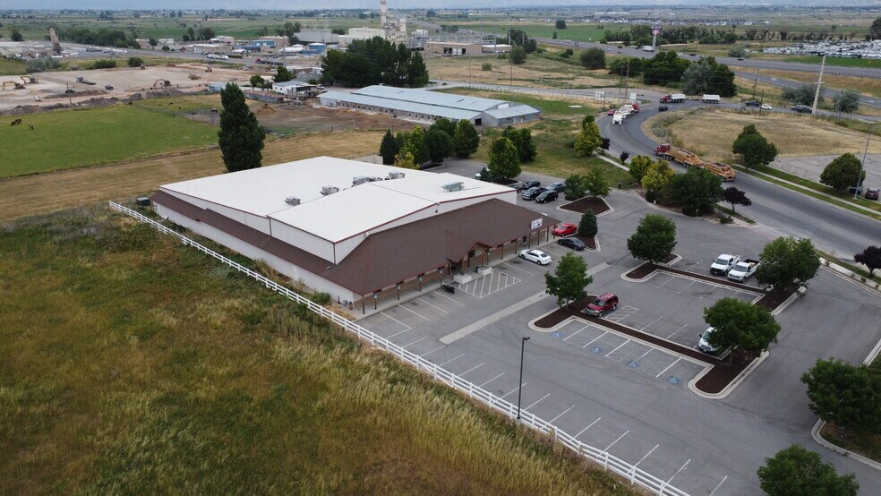 More Photos Of 122 W 900 N, Payson Bowling Alley For Sale