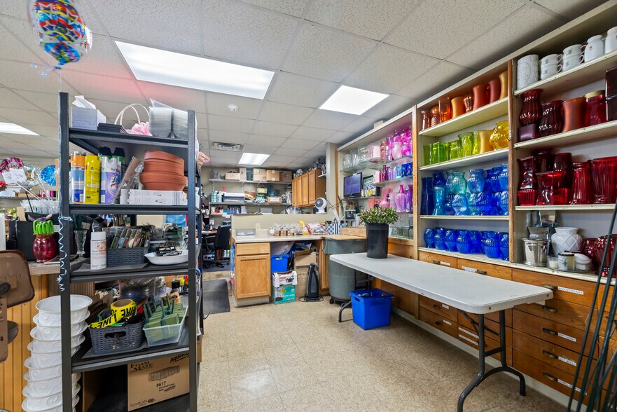 More Photos Of 136 Stelton Rd, Piscataway Freestanding For Lease