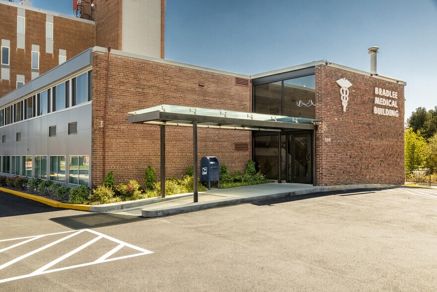 More Photos Of 3541-3543 W Braddock Rd, Alexandria Medical For Lease