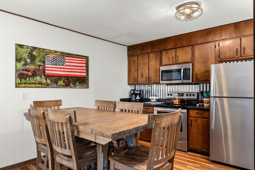 More Photos Of 3804 Wears Valley Rd, Sevierville Hotel For Sale