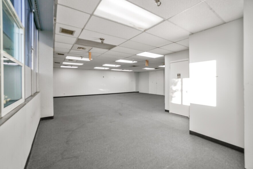 More Photos Of 1818 S Western Ave, Los Angeles Office For Lease