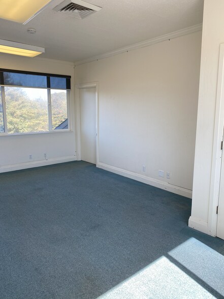 More Photos Of 9029 Soquel Ave, Santa Cruz Medical For Lease