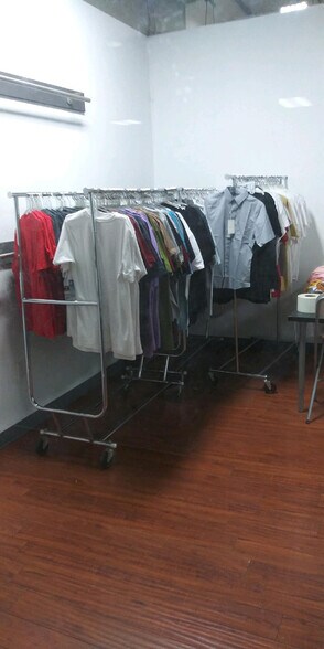 More Photos Of 1015 Crocker St, Los Angeles General Retail For Sale