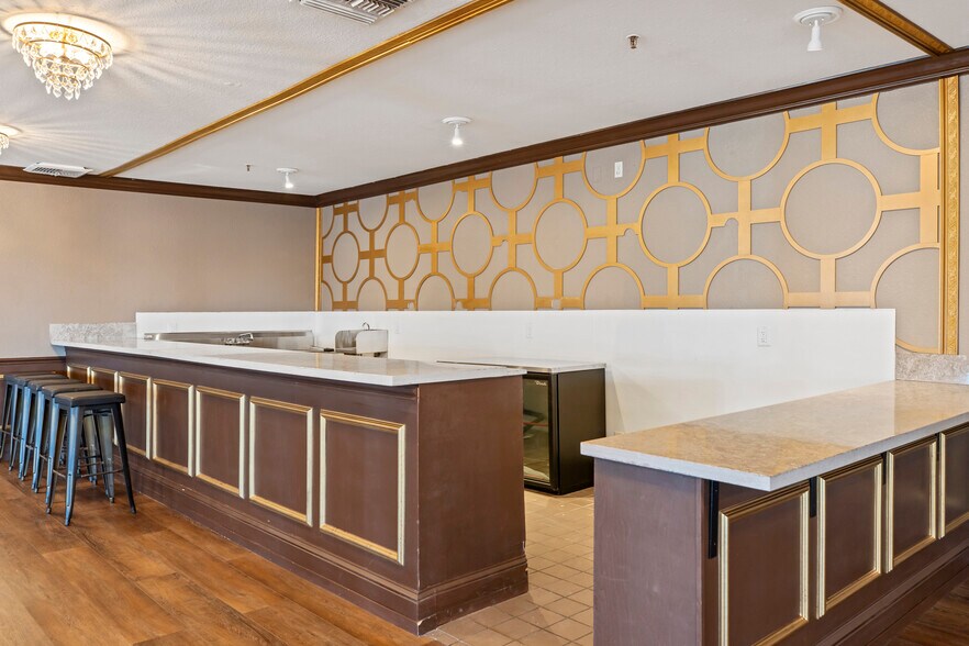 More Photos Of 915-917 J St, Modesto General Retail For Sale