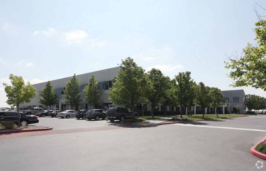 More Photos Of 10730 International Dr, Rancho Cordova Office For Lease