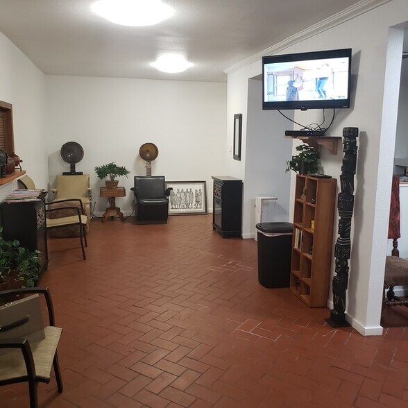 More Photos Of 603 S El Paso St, Colorado Springs Freestanding For Lease