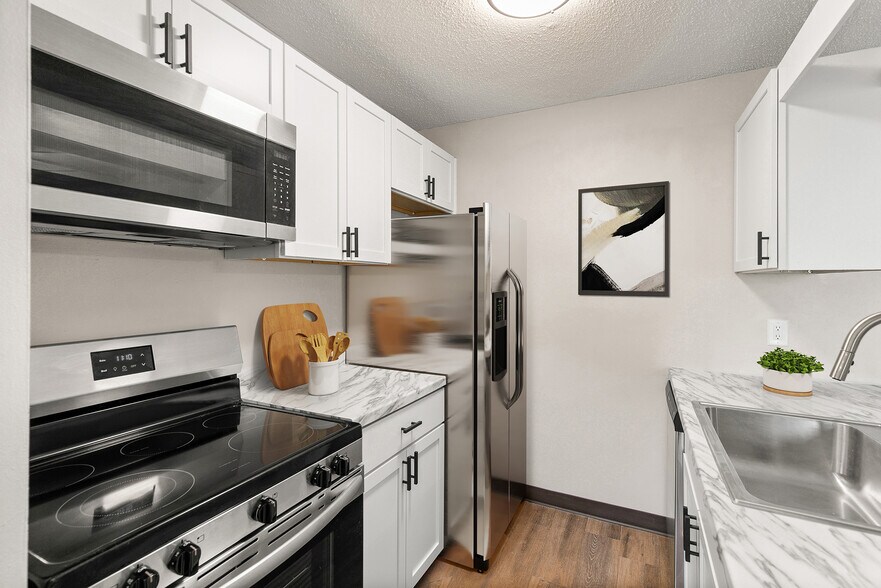 More Photos Of 100-112 5th Ave NW, Altoona Apartments For Sale