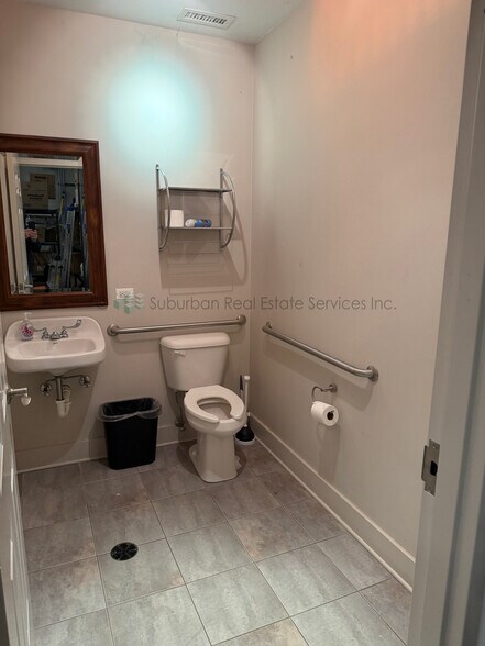 More Photos Of 2600 Beverly Dr, Aurora Light Distribution For Sale