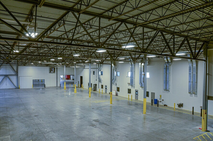 More Photos Of 210 Ski Village Dr, Mount Shasta Distribution For Lease