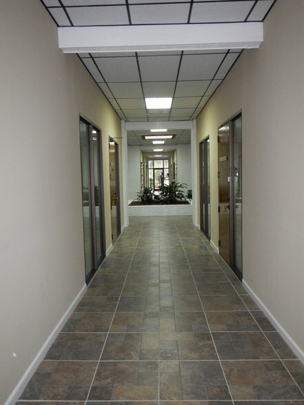 More Photos Of 5830 Mount Moriah Rd, Memphis Office For Lease