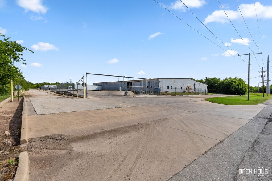 Primary Photo Of 208 Randy Dr, Wichita Falls Warehouse For Sale