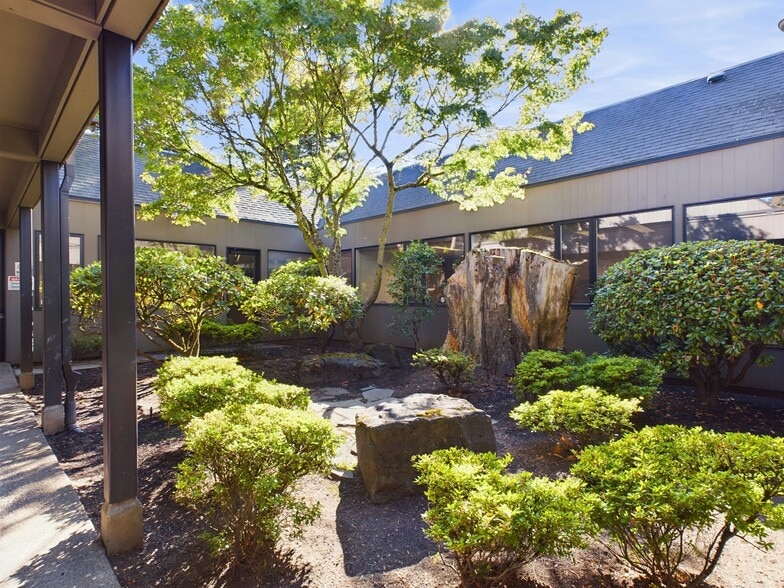 More Photos Of 545 SE Oak St, Hillsboro Medical For Sale