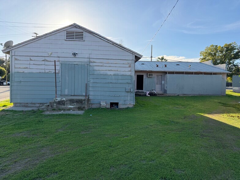 More Photos Of 217 Percy Ave, Yuba City Storefront For Sale