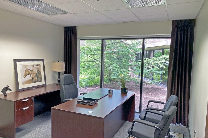 More Photos Of 7 W Square Lake Rd, Bloomfield Hills Coworking Space