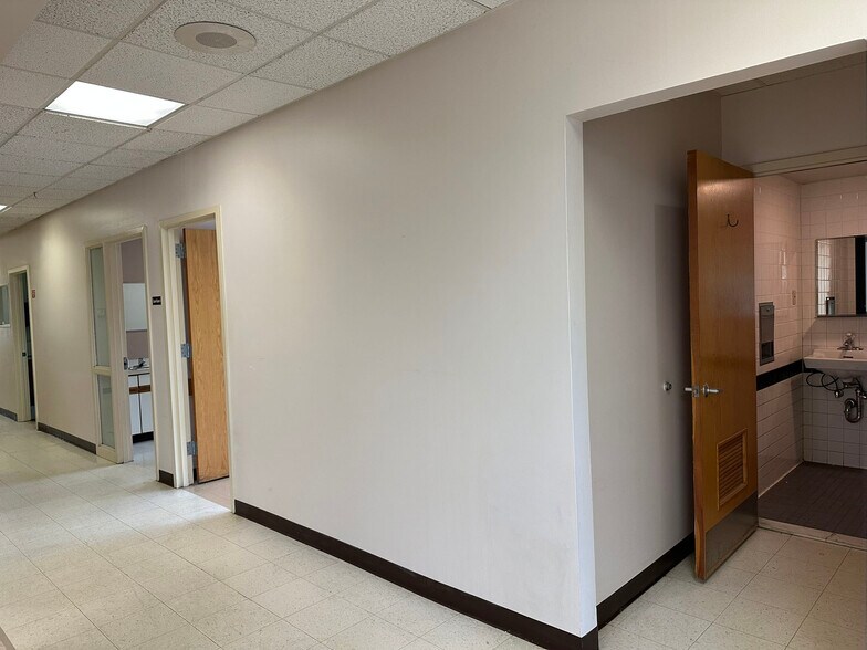 More Photos Of 961 Canal St, Syracuse Medical For Sale