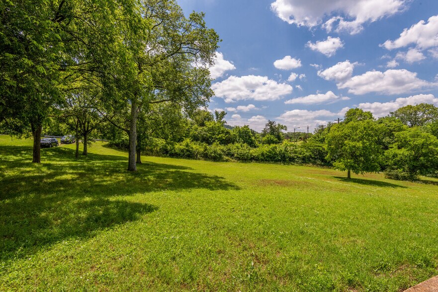 More Photos Of 7330 Charlotte Pike, Nashville Land For Sale