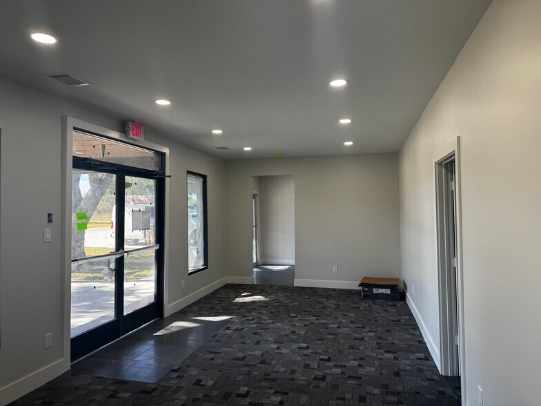 More Photos Of 2533 Roy Rd, Pearland Office For Lease